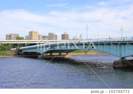 隅田公園から見た隅田川と言問橋（ことといばし）　 103788772