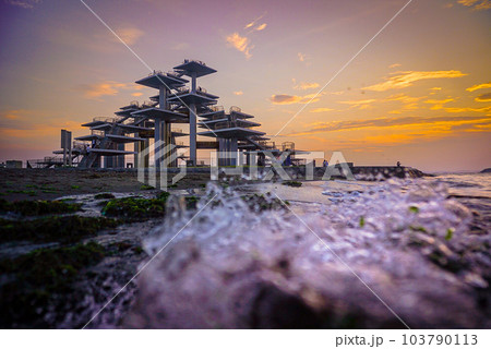 夕焼けに染まる富津岬展望台の写真素材 [103790113] - PIXTA