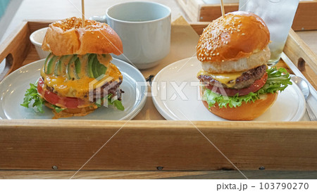 美味しいグルメバーガー 103790270