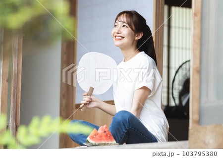 女性 スローライフ 女性 スローライフ 103795380