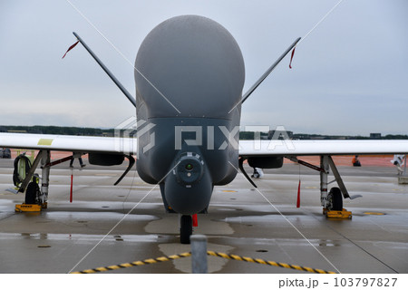 RQ-4 グローバルフォーク　無人偵察機 103797827