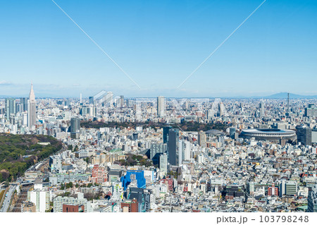 「東京都」渋谷スカイから新宿方面のビル群をの望む 「東京都」渋谷スカイから新宿方面のビル群をの望む 103798248