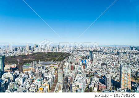 「東京都」渋谷スカイから新宿方面のビル群をの望む 103798250