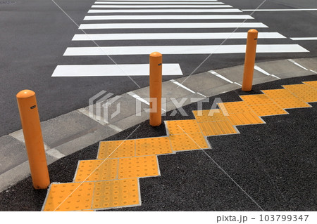 交差点安全対策用車止め イメージ 交差点安全対策用車止め イメージ 103799347