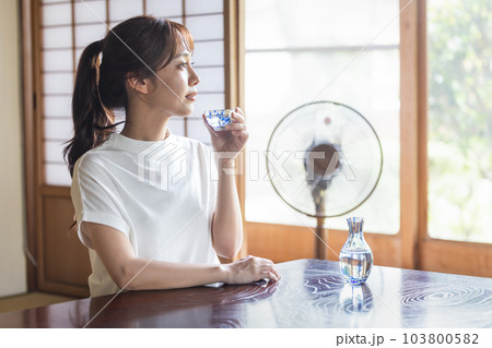 日本酒 女性 日本酒 女性 103800582
