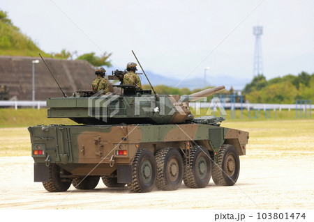 陸上自衛隊の走行車 103801474