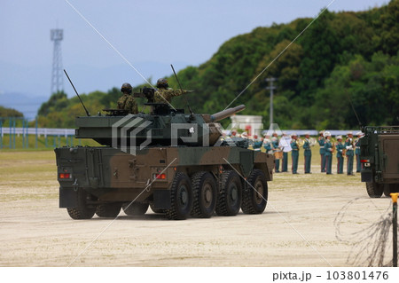 陸上自衛隊の走行車 陸上自衛隊の走行車 103801476