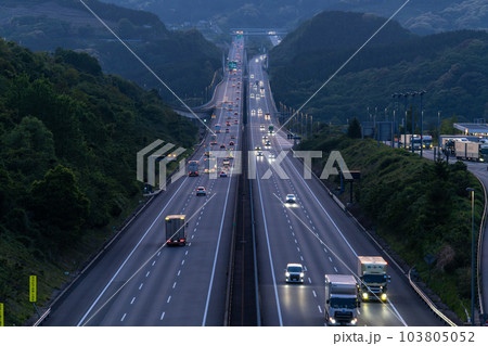 《静岡県》新東名高速道路・日本の大動脈 103805052