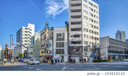東京都新宿区の都市風景　東新宿駅 103810110