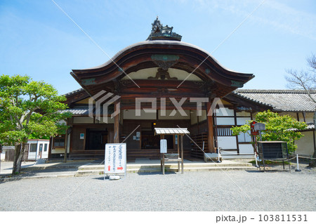三宝院庭園 大玄関 醍醐寺 若葉に新緑 青もみじ 三宝院庭園 大玄関 醍醐寺 若葉に新緑 青もみじ 103811531