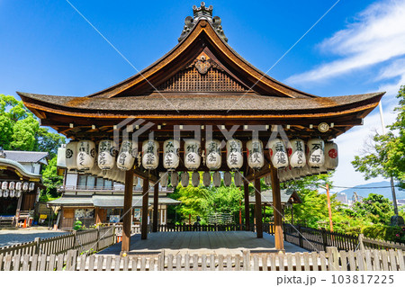 京都市東山の粟田神社 拝殿 京都市東山の粟田神社 拝殿 103817225