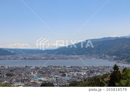 塩尻峠から見た諏訪湖(長野県岡谷市) 塩尻峠から見た諏訪湖(長野県岡谷市) 103818579