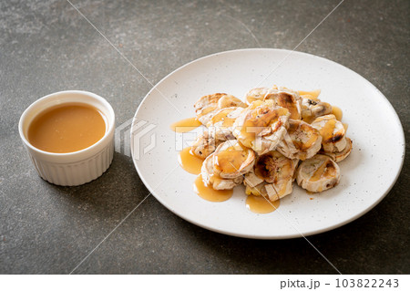 Grills Banana with Caramel Sauce 103822243