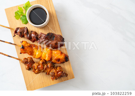 Japanese chicken grill or yakitori serve in izakaya style 103822259