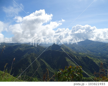 フィリピン・イフガオ州山頂からの眺望 103822493