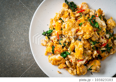 stir-fried egg with Thai basil and chilli 103823103