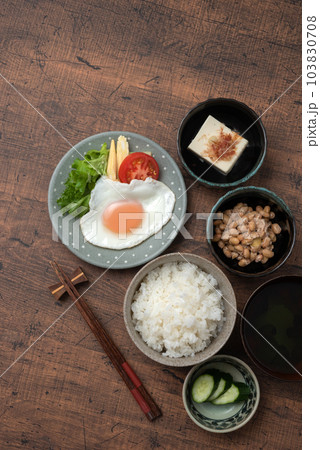 朝食 縦位置 朝食 縦位置 103830708