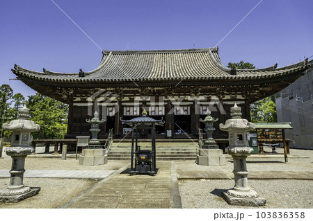 加古川　鶴林寺　本堂　兵庫県加古川市 103836358