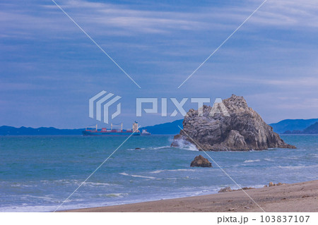 【愛知県田原市】日出の石門の砂浜 103837107