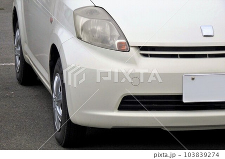 自動車イメージ　トヨタ初代パッソのフロントマスク 103839274
