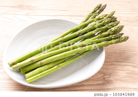 グリーンアスパラガス 103841989