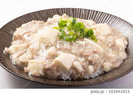 豆腐とひき肉のそぼろあんかけ丼 103842823