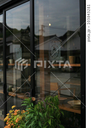 天満宮の土産物店 103843281
