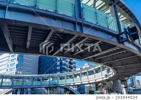 【神奈川の都市風景】新横浜駅周辺の都市風景 103844024