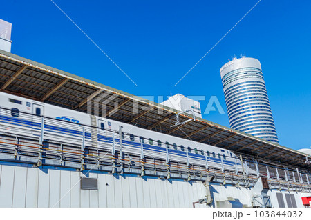 【神奈川の都市風景】新横浜駅周辺の都市風景(篠原口) 【神奈川の都市風景】新横浜駅周辺の都市風景(篠原口) 103844032