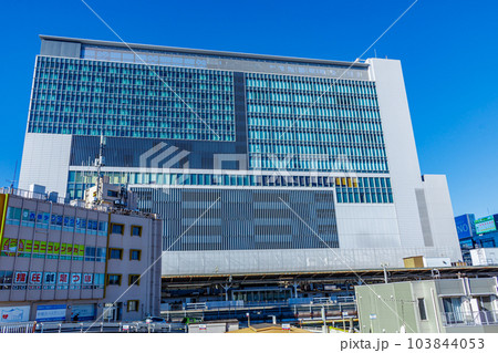 【神奈川の都市風景】新横浜駅周辺の都市風景(篠原口) 【神奈川の都市風景】新横浜駅周辺の都市風景(篠原口) 103844053