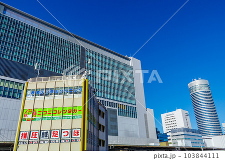 【神奈川の都市風景】新横浜駅周辺の都市風景(篠原口) 【神奈川の都市風景】新横浜駅周辺の都市風景(篠原口) 103844111