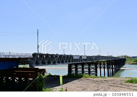川島大橋（岐阜県各務原市）の応急組み立て橋 103846551