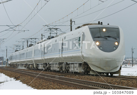 北陸本線　美川ー加賀笠間　JR西日本　681系　T15+T23編成（金沢）　サンダーバード 103847089