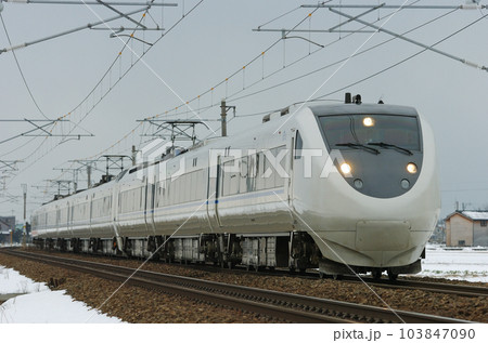 北陸本線　美川ー加賀笠間　JR西日本　681系　T17+T06編成（金沢）　サンダーバード 103847090