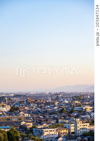 愛知県 犬山成田山から見た犬山市・扶桑町・江南市の街並み 103847134
