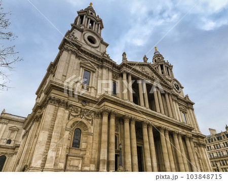 イギリス・ロンドン セントポール大聖堂 外観 イギリス・ロンドン セントポール大聖堂 外観 103848715