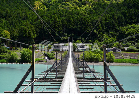 塩郷の吊橋 静岡県榛原郡川根本町 塩郷の吊橋 静岡県榛原郡川根本町 103854429