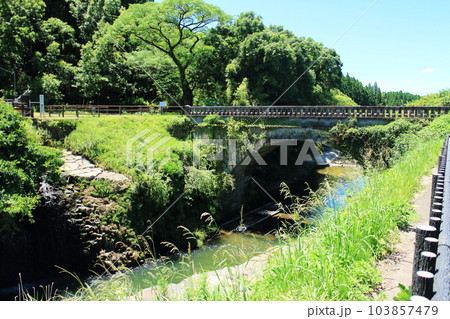 金山橋の見える景色 103857479