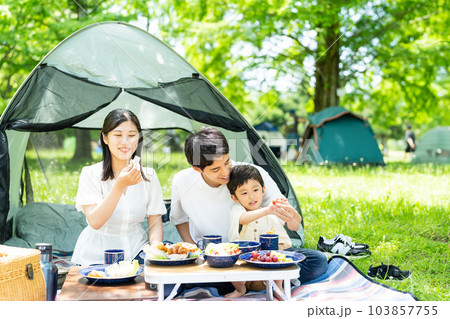 キャンプ　親子　食事 103857755
