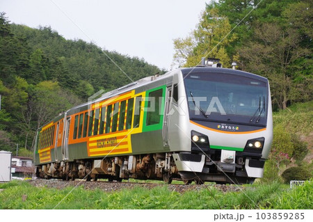 JR東日本のハイブリッド気動車　リゾートあすなろ 103859285