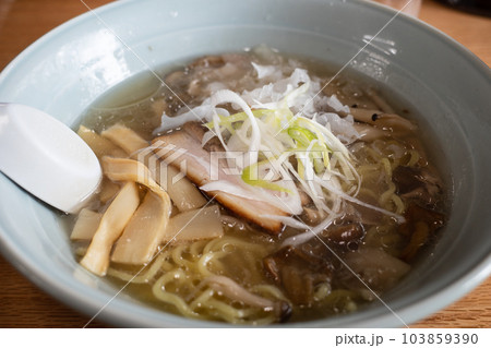 日本の北海道のとても美味しいご当地ラーメン 日本の北海道のとても美味しいご当地ラーメン 103859390