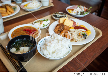 日本のホテルのとても美味しい朝ごはん 日本のホテルのとても美味しい朝ごはん 103860311