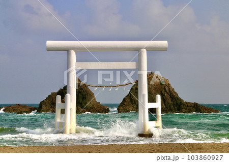 桜井神社・二見ヶ浦の鳥居(福岡県・糸島市) 桜井神社・二見ヶ浦の鳥居(福岡県・糸島市) 103860927