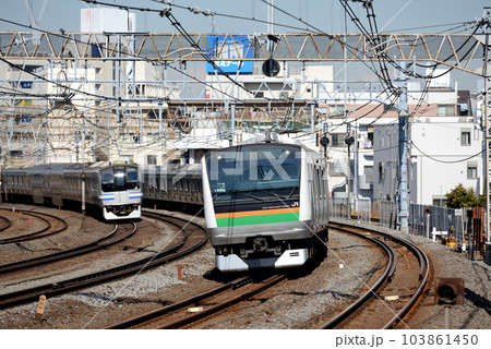 首都圏を走るE233系とE217系 首都圏を走るE233系とE217系 103861450