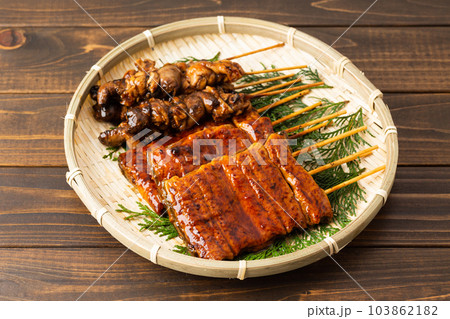 うなぎの蒲焼きと肝 うなぎの蒲焼きと肝 103862182