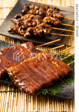 うなぎの蒲焼きと肝 103862496