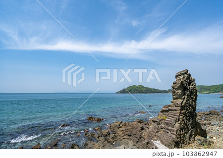 ケムシ岩　夏泊半島　夏泊ホタテライン 103862947