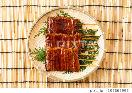 うなぎの蒲焼き うなぎの蒲焼き 103862998