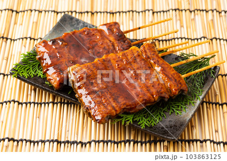 うなぎの蒲焼き 103863125