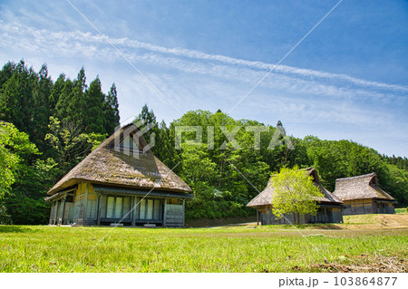 新緑に囲まれた悠久ロマンの杜 103864877